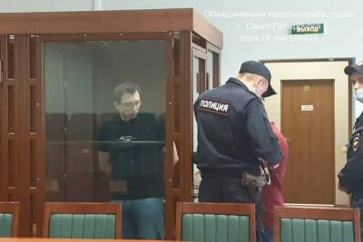 Суд оставил под арестом подозреваемого в мошенничестве с кредитами экс-зампреда «Таврического» Гаркушу - spb.mk.ru - Санкт-Петербург