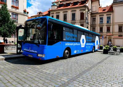 Жителей Праги будут прививать от коронавируса в специальном автобусе