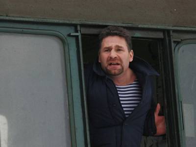 Упал с лестницы: журналисты «МК» узнали подробности госпитализации актера Игоря Регнера