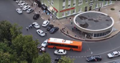 Автобус столкнулся с машиной ДПС в Нижнем Новгороде