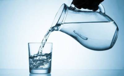 Нужны ли два литра воды в день