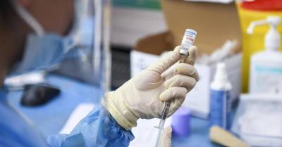 Сколько заболевших среди привитых двумя дозами вакцины от коронавируса