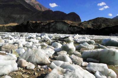 В Таджикистане растаяла треть всех ледников