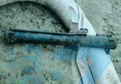 Рабочие раскопали предмет, похожий на огнемет «Шмель», на территории ЖК в Петербурге