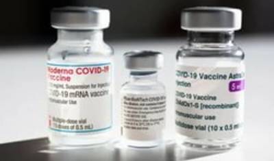 Аналитик: вакцины Moderna и Pfizer защищают хорошо, но лучше поберечься