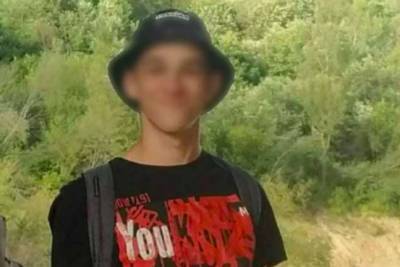 Истек кровью, а "скорая" не ответила: в Дрогобыче подросток зацепился за забор и умер в ожидании медиков