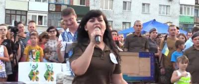 «Армия с народом!»: защитники Украины провели караоке в прифронтовых городах Донбасса (видео)