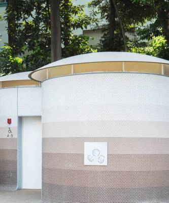 Общественный туалет по проекту Тойо Ито в Японии