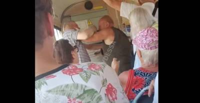 В одесском трамвае мужчины устроили драку за место для инвалидов