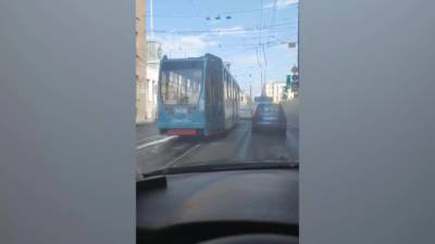 Авария на сетях возле Финляндского вокзала изменила маршруты троллейбусов и трамваев