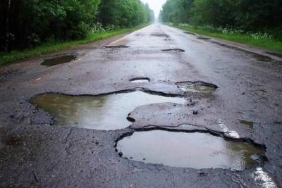 В Зубцовском районе Тверской области постараются как можно скорее отремонтировать дорогу
