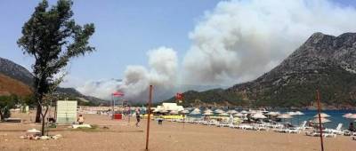 Российские туристы не отменяют бронирование в отелях Турции из-за лесных пожаров