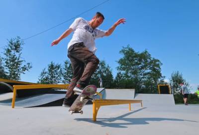 В Буграх завершено строительство нового скейт-парка