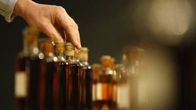РБК: Moet Hennessy остановил поставки шампанского в Россию