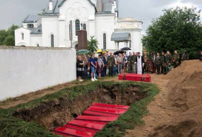 Останки воинов Красной Армии были захоронены в посёлке Тайцы