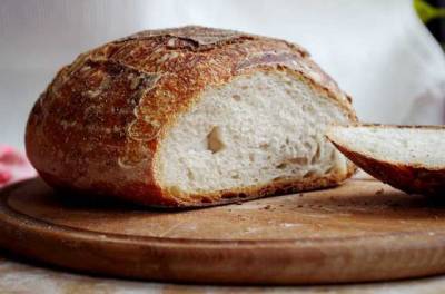 Житель Днепра обнаружил внутри хлеба мочалку