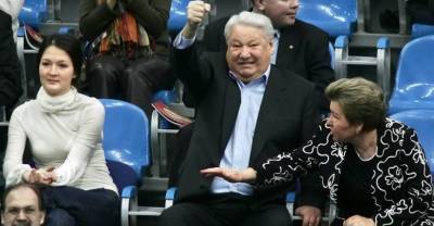 Соратник Ельцина рассказал, как политику угрожали сбить вертолёт с его людьми