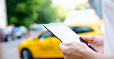 Онлайн-базу с данными о наличии прав у таксистов откроют в 2022 году