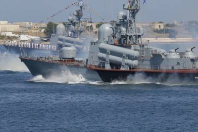 Российские корабли вышли на помощь терпящему бедствие украинскому судну
