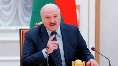 Лукашенко поручил перекрыть границу с Украиной