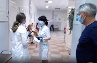Принудительная вакцинация привела к острому дефициту препарата для прививок в Ростове