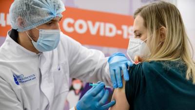 Более 23 тыс. петербуржцев сделали прививки перед выходными