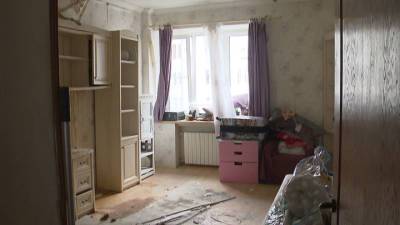 Местное время. Семья москвичей добивается ремонта квартиры после потопа на крыше