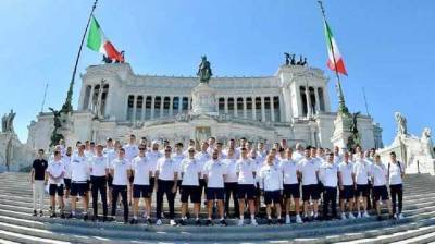 Итальянцы без ума от Шевченко: сборная Украины прогулялась по Риму перед матчем Евро
