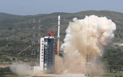 Китай вывел на орбиту пять спутников