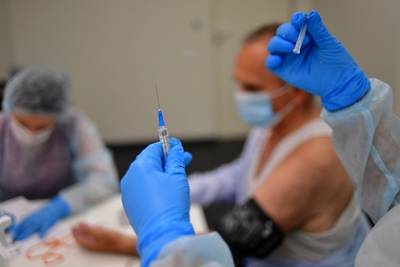 Минздрав оценил уровень защиты вакцины от заражения коронавирусом