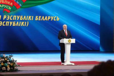 Лукашенко по случаю Дня Независимости напомнил о важности сохранения памяти о Великой Победе