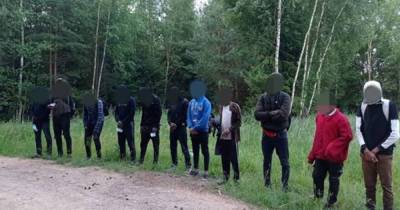 Беглецы из Беларуси штурмуют литовскую границу: объявлена чрезвычайная ситуация