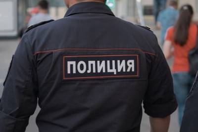 В Москве задержан курьер, доставивший фальшивый сертификат о вакцинации