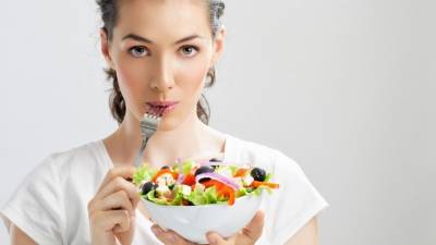 Жесткие диеты не нужны: эксперт раскрыл секрет быстрого и легкого похудения