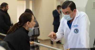Врачебный скандал: что не поделили микрохирург Саакян и ректор Ереванского медуниверситета