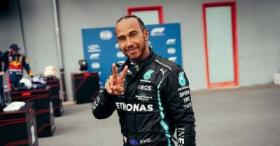"Мы вступаем в новую эру": Семикратный чемпион "Формулы-1" Хэмилтон продлил контракт с Mercedes