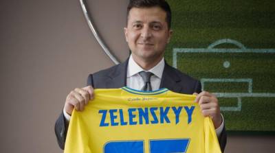 Зеленский в видеорежиме пообщался со сборной Украины перед матчем 1/4 финала Евро