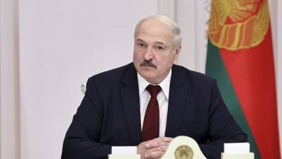 Лукашенко раскритиковал "безумцев"