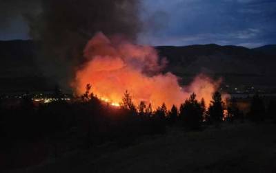 В Канаде - более 130 лесных пожаров: к тушению привлекли военную авиацию