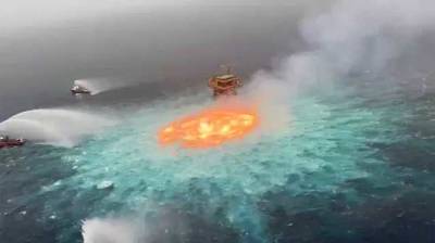 В Мексиканском заливе "загорелась вода" из-за аварии на нефтепроводе