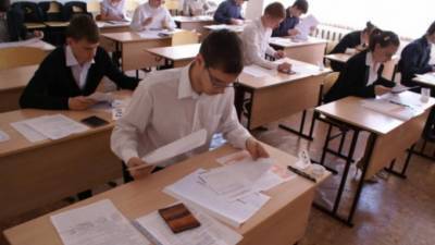 В Петербурге выпускникам выдали аттестаты с ошибкой в QR-коде