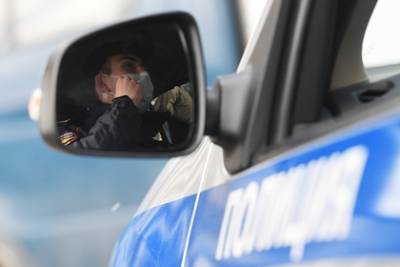 Полицейские задержали станцевавших на проезжей части российских тиктокеров