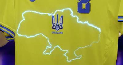 "Карта Украины на форме похожа на грязное пятно": ведущая оскандалилась перед послом