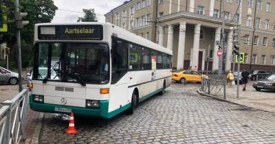 В Калининграде на «зебре» автобус сбил 69-летнюю женщину
