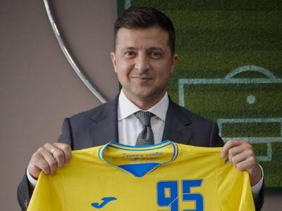 Зеленский пожелал украинским футболистам одолеть англичан и извинился перед Джонсоном