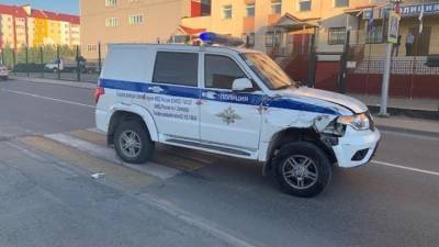 Инспектор повалился кубарем: большегруз протаранил машину полиции