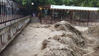 Житель Ялты поделился подробностями спасения 11 человек во время потопа