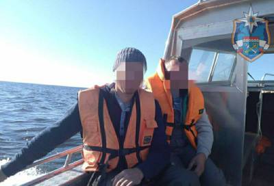 Троих рыбаков пришлось эвакуировать с Ладожского озера