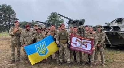 Вы сделаете все, чтобы защитить честь Украины, - воины 95-й бригады поддержали футболистов сборной