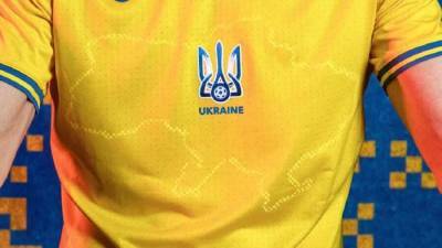 Британская телеведущая сравнила карту Украины на форме футбольной сборной страны с грязным пятном